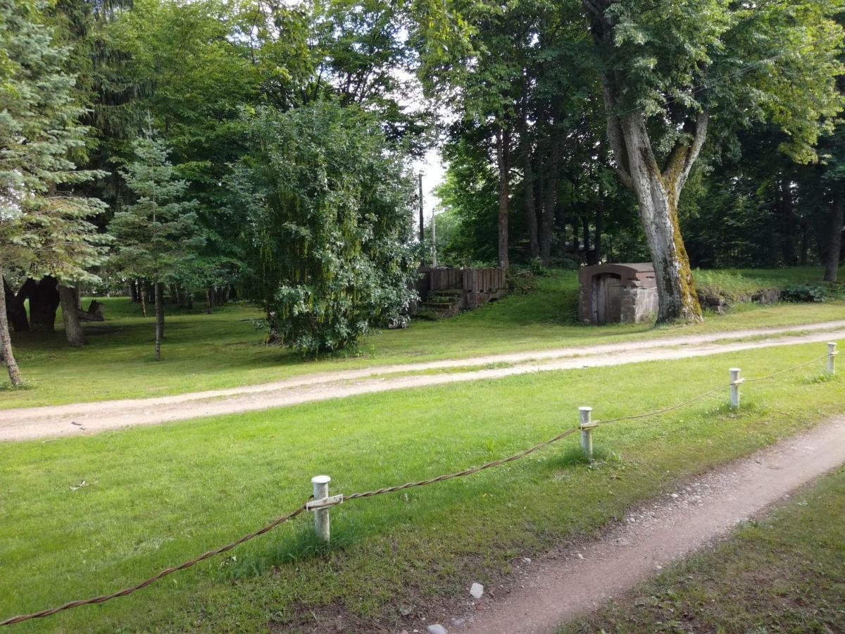 Lauku Viesu Maja Bajari Pensionat Rucava Exteriör bild